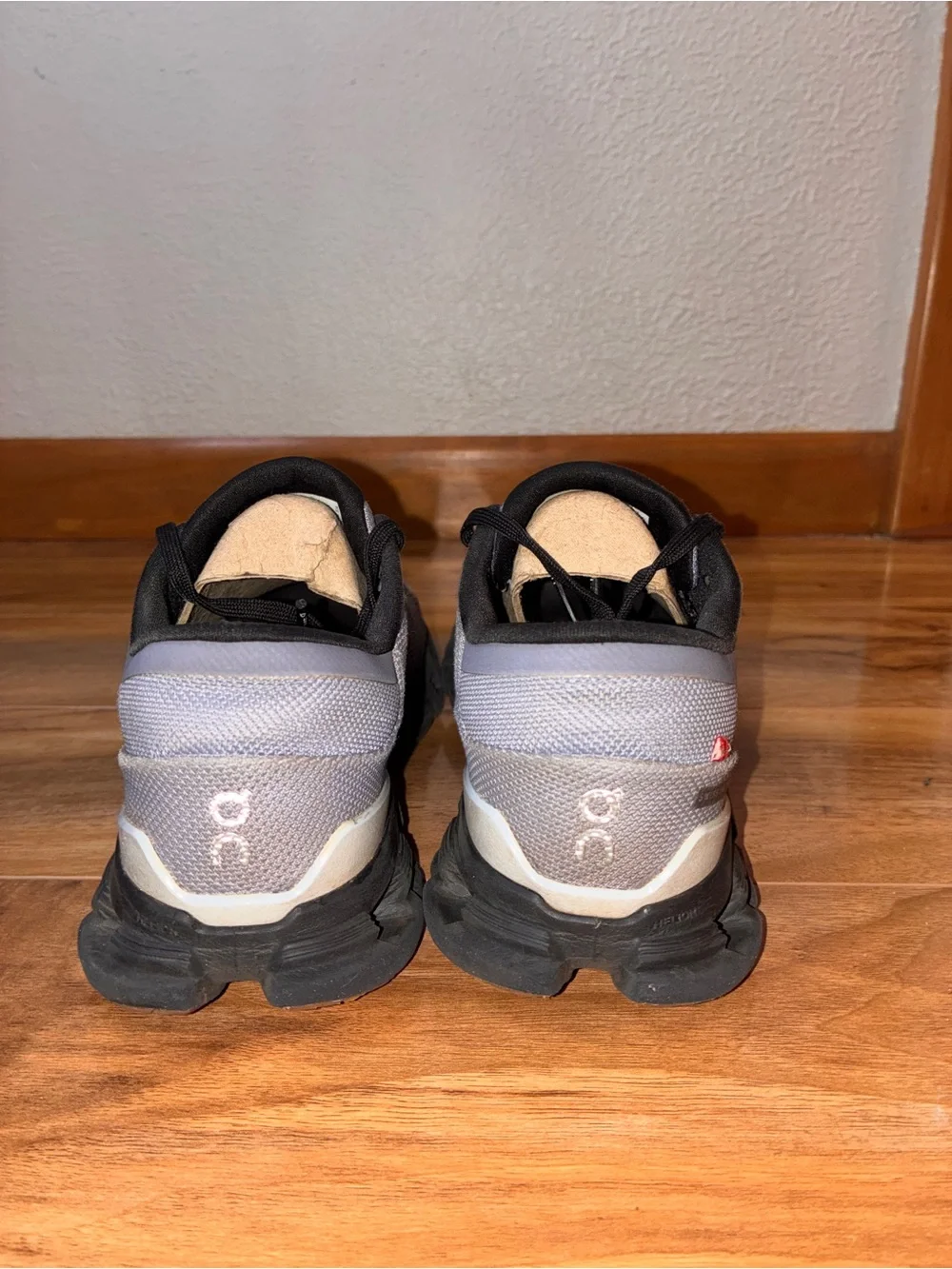 On Cloud X Women’s Athletic Training Sneaker Shoes, gray - size 7.5